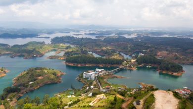 Blick vom Piedra del Peñol über den Stausee bei Guatapé