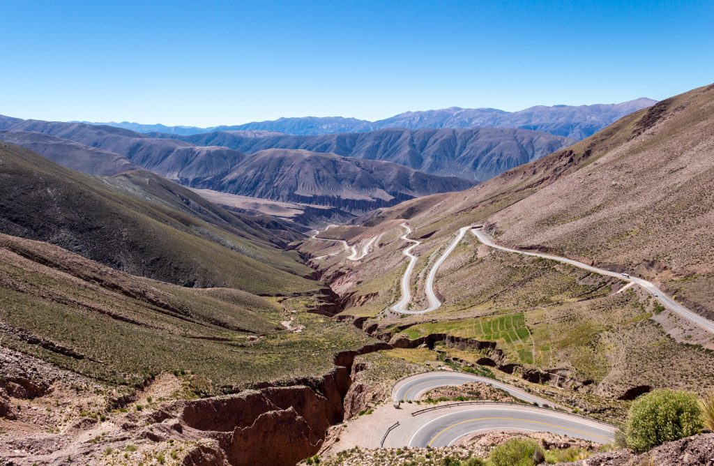 Blick auf die Serpentinen der Ruta 52