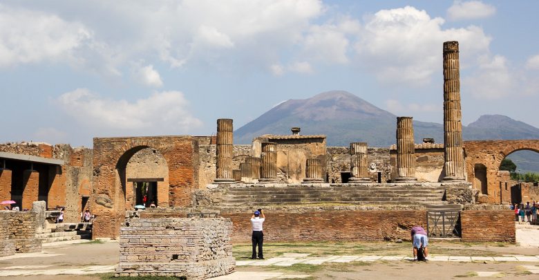 Die Ruinen von Pompeji und der Vesuv