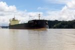 ein von zahllosen Schiffen im Panama Kanal
