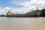 ein von zahllosen Schiffen im Panama Kanal