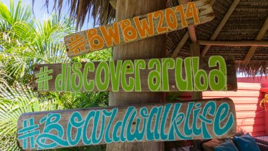 Handgemalte Schilder im Boardwalk Hotel auf Aruba