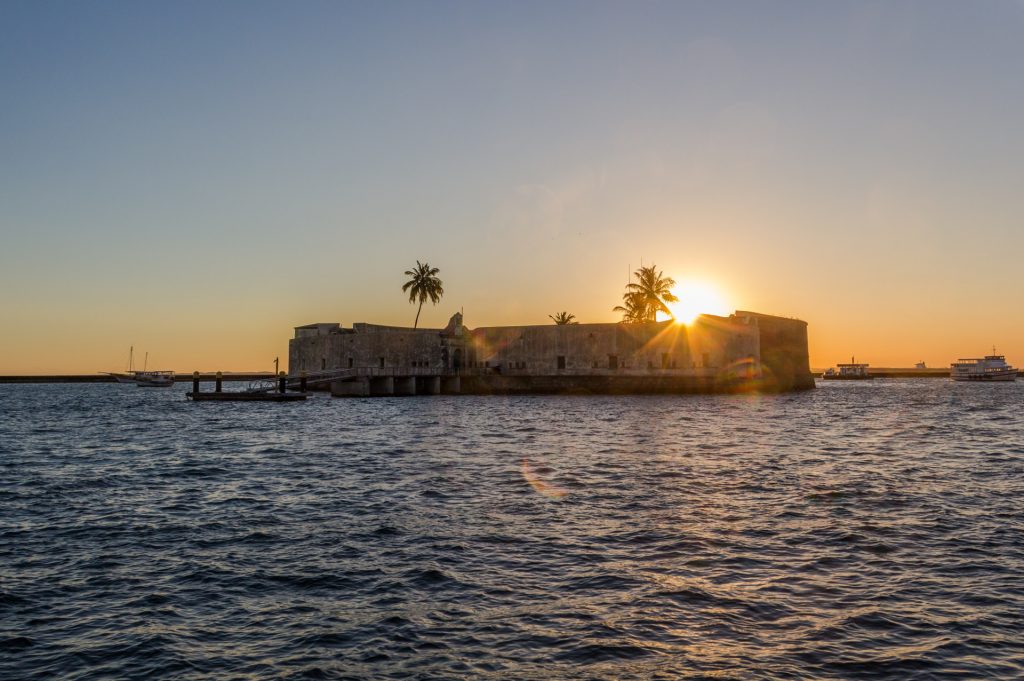Das São Marcelo Fort im Sonnenuntergang