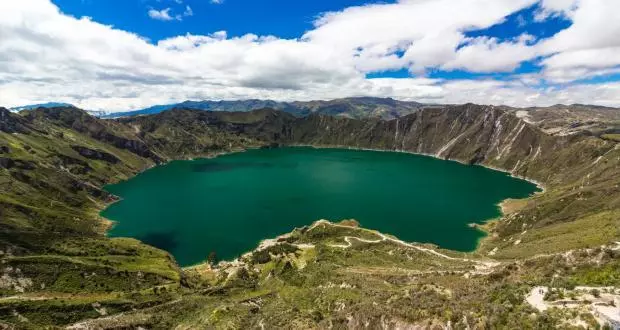 Die Quilotoa Lagune in Ecuador