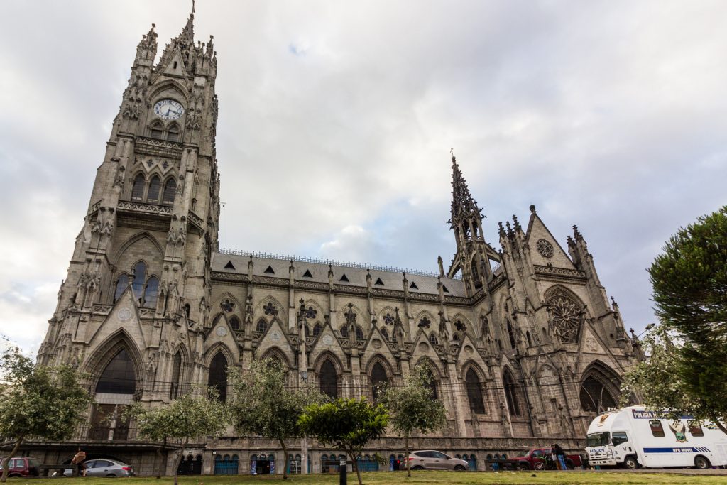 Blick auf die Basilica del Voto Nacional