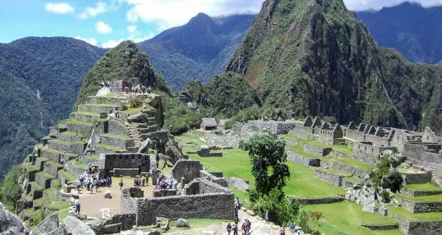 Blick über die Ruinen von Machu Picchu