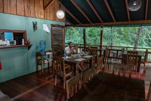 Restaurant der Hidden Paradise Lodge