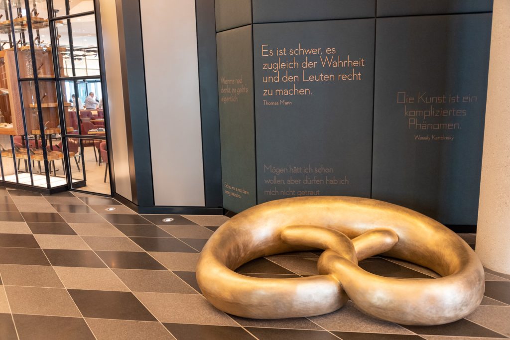 Goldene Brezel im Hotel Andaz München Schwabinger Tor