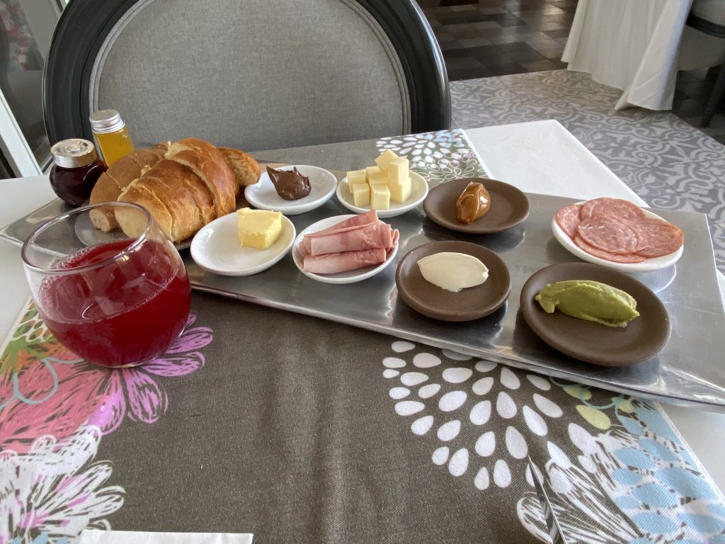 Frühstück im Illa Experience Hotel