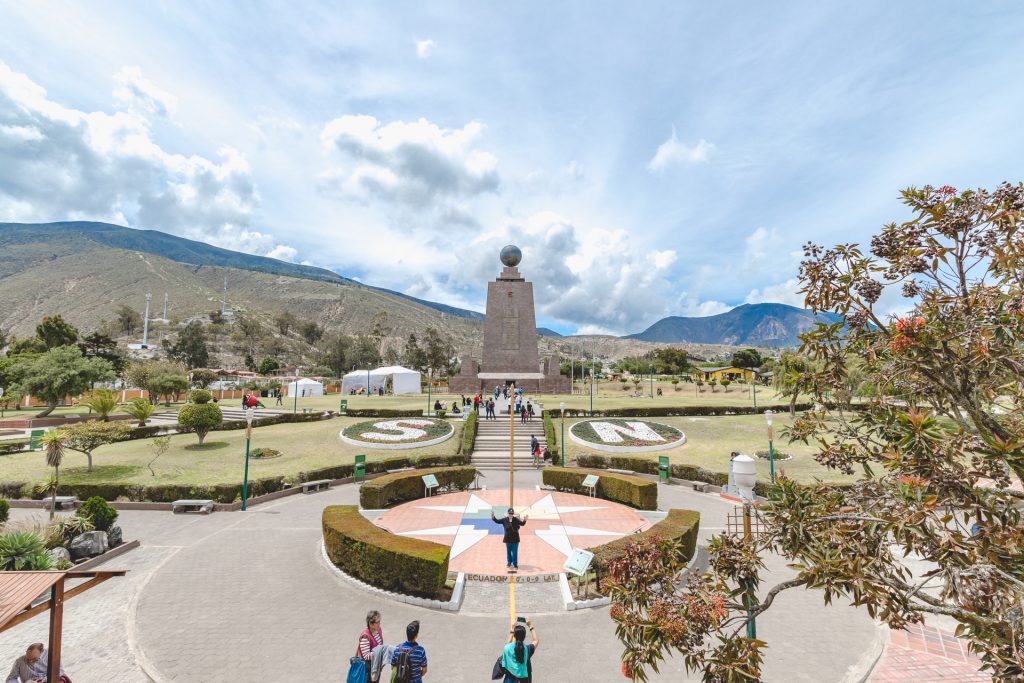 Das Äquatordenkmal "Mitad del Mundo" in Quito
