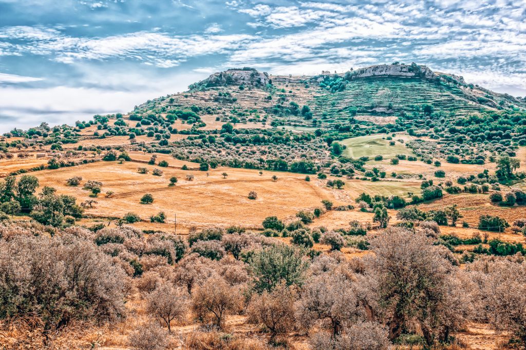 Die Landschaft macht Sizilien zu einem der schönsten Orte in Italien